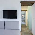 Hotel Far Out & 3*