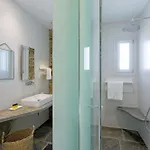 Hotel Far Out & 3*