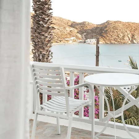 Hotel Far Out & Mylopotas