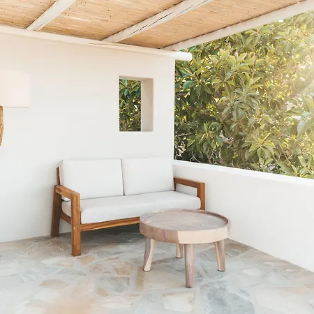 Hotel Far Out & Mylopotas