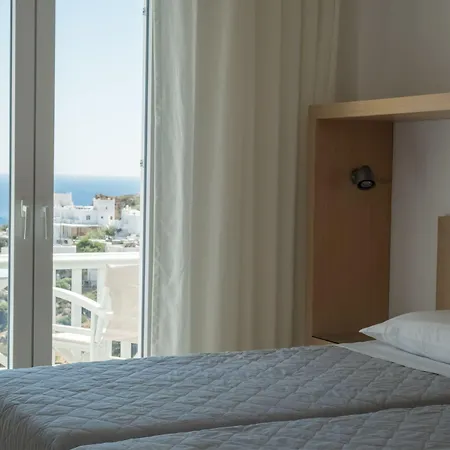 Far Out & Hotel 3*