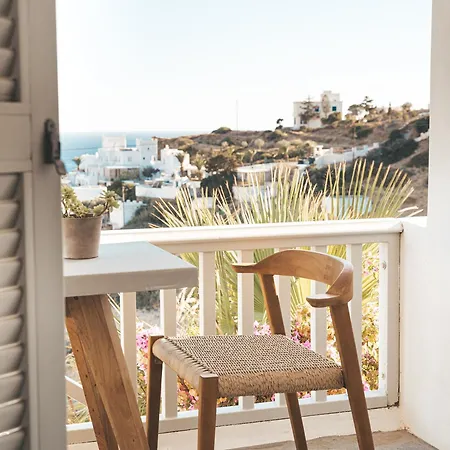 Far Out & 3* Mylopotas