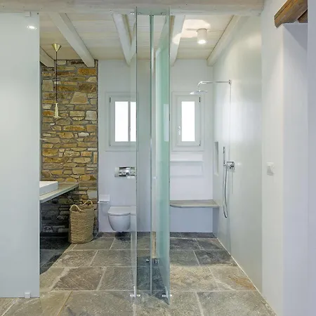 Far Out & 3* Mylopotas