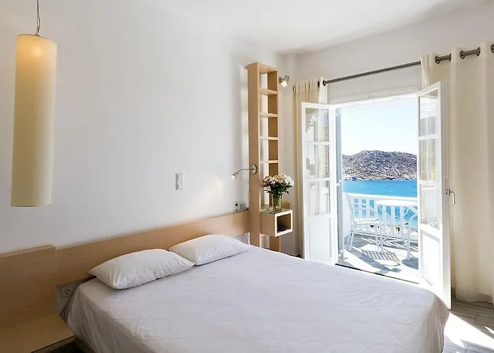 Ξενοδοχείο Far Out & Μυλοπότας