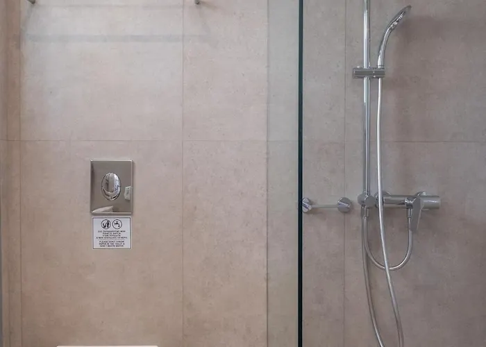 Far Out & 3* Μυλοπότας