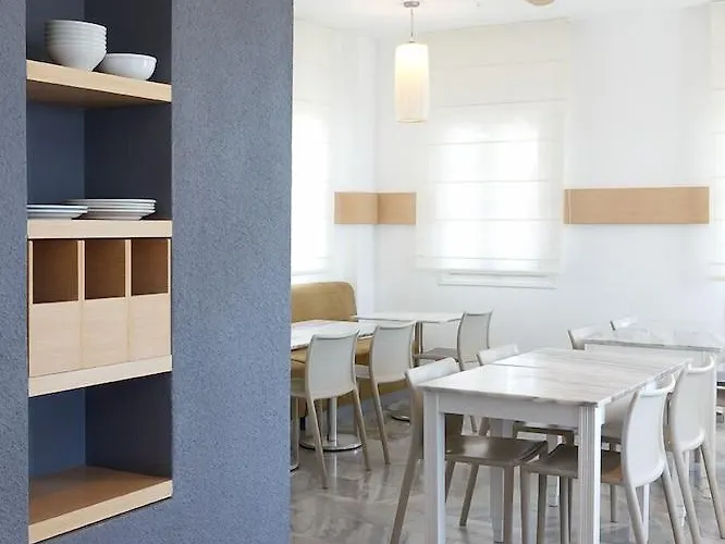 Far Out & Ξενοδοχείο Μυλοπότας