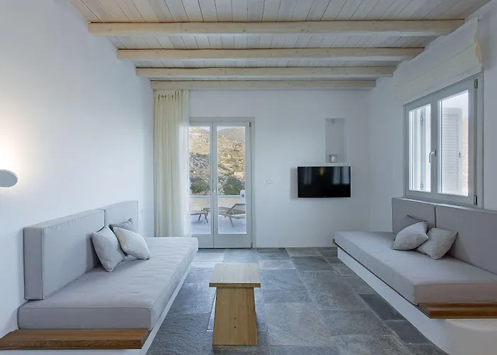 Ξενοδοχείο Far Out &