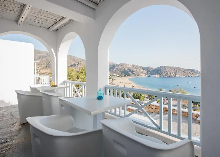 Far Out & Ξενοδοχείο Μυλοπότας