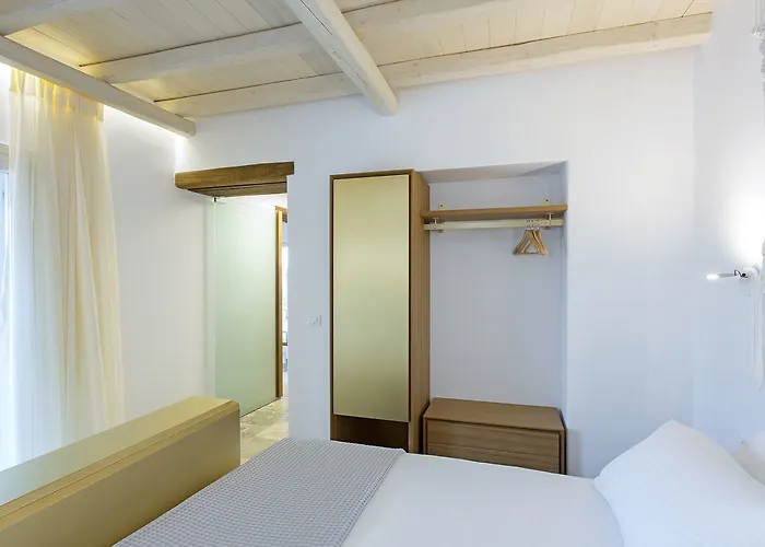 Ξενοδοχείο Far Out & Μυλοπότας