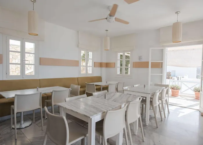 Ξενοδοχείο Far Out &